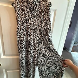 LuLaRoe Black and White Jumpsuit Wide-Leg Design